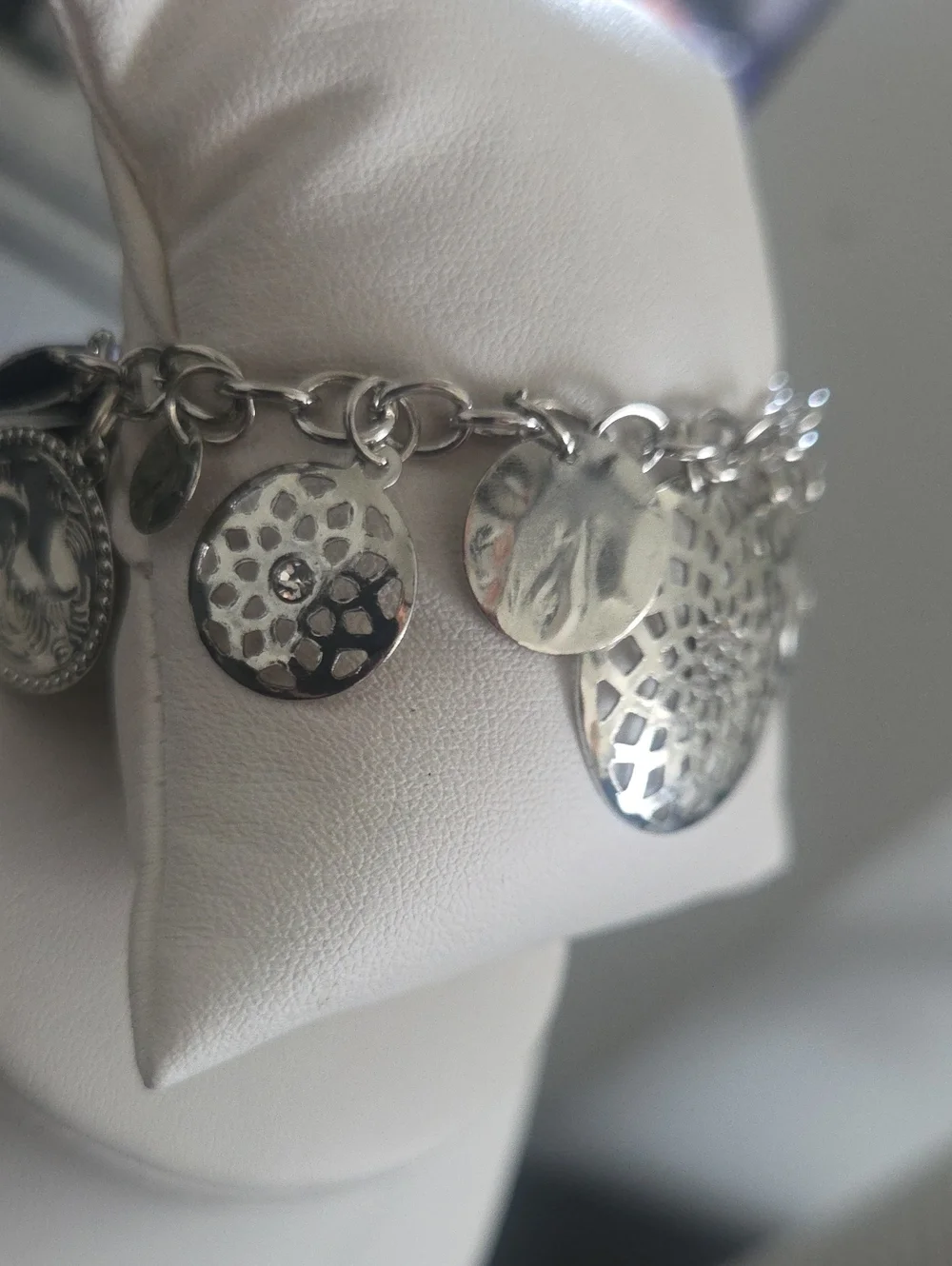 Paparazzi Trinket Tranquility White Bracelet NWT
